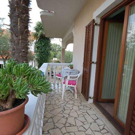 Apartman Dorcic Малинска Екстериор снимка